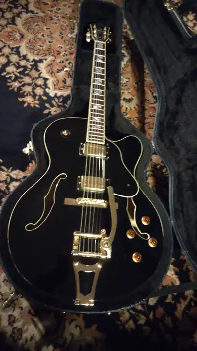 Washburn J6 Montgomery C/W bigsby in OHSC $900.00CAD, View more
