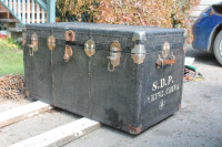 Vintage Steamer Trunks/Suitcase