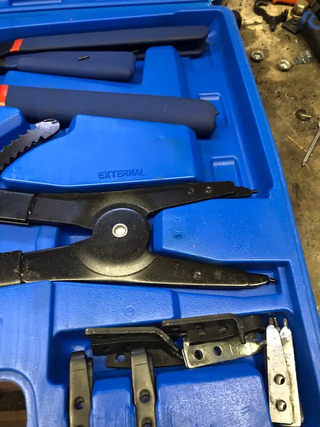 16” long snap ring pliers in Hand Tools in Mississauga / Peel Region - Image 3