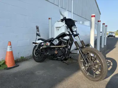 Selling my 2017 Harley Davidson Sportster, 2017 Iron 883 8 over front end 12” t bars frisco tank and...