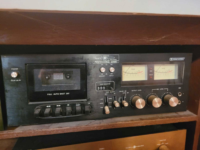 Sears professional series vintage stereo equipment  in Stereo Systems & Home Theatre in Renfrew - Image 2