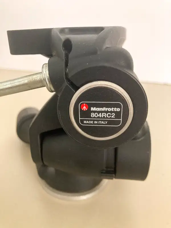 Manfrotto 804 RC 2 Head w/plate in Cameras & Camcorders in City of Toronto - Image 10