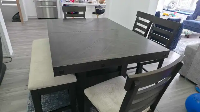 Solid Wood Extendable Dining Table Set – 4 Chairs + Storage Benc in Dining Tables & Sets in Markham / York Region - Image 4