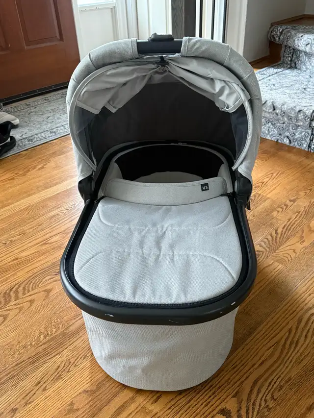 Bassinet for Vista/Cruz/Ridge stroller  in Strollers, Carriers & Car Seats in St. Catharines - Image 6