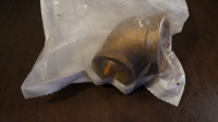 1 1/4" X 3/4" BRASS ELBOW FITTING