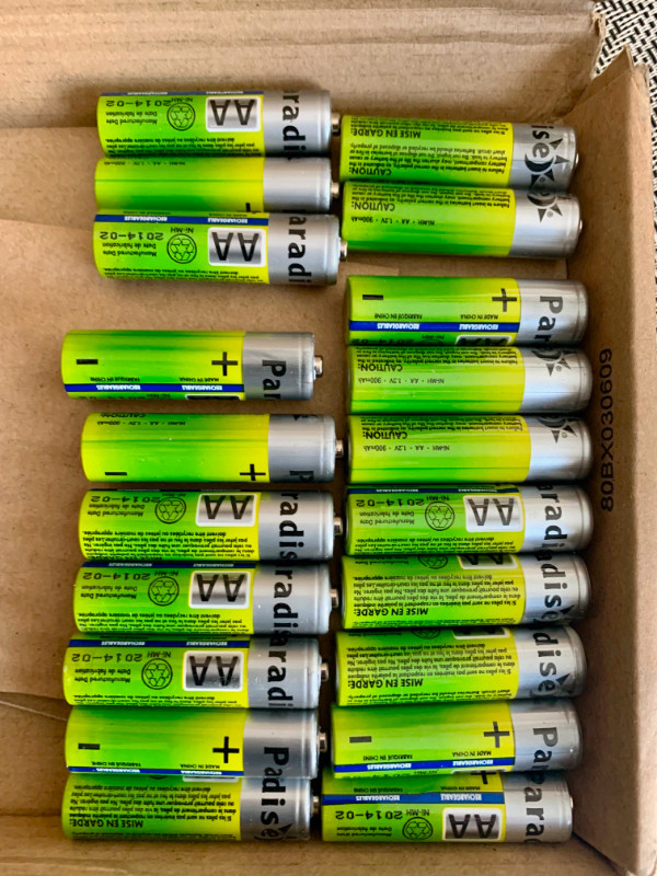 20 AA RECHARGEABLE BATTERIES 900 mAH $20 in General Electronics in Markham / York Region