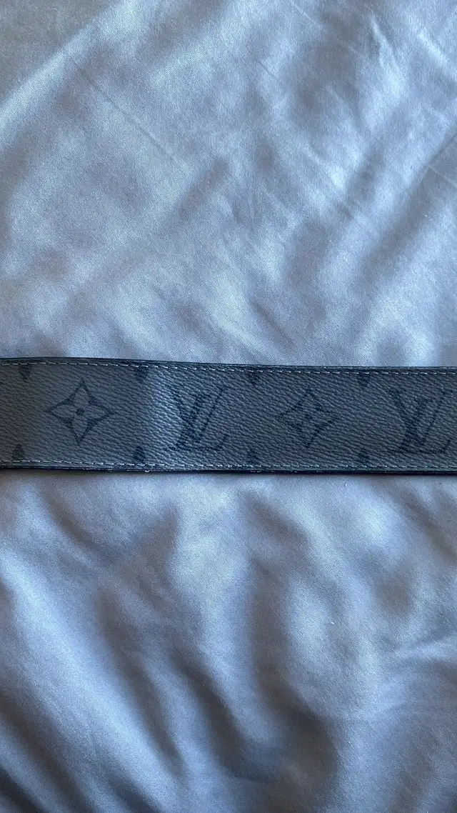 Louis Vuitton Reversible Belt in Men's in Mississauga / Peel Region - Image 5