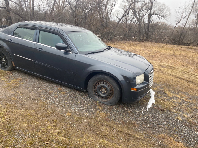 2007 Chrysler 300 v6 in Cars & Trucks in New Glasgow - Image 2