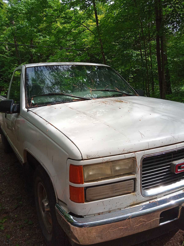 2000 chev 2500 2wd reg cab in Cars & Trucks in Kingston - Image 2