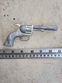 Vintage Hubley Single Shot "Smoky" Metal Toy Cap Gun