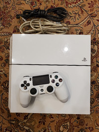 PlayStation 4 PS4 White 500GB w/ HDMI and Controller