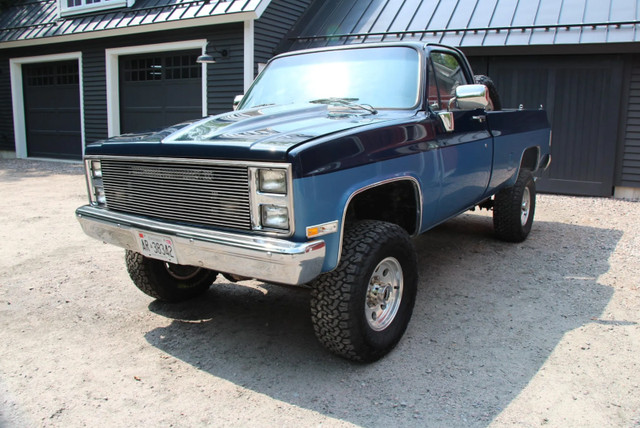 Square body Chevrolet pickup in Cars & Trucks in City of Toronto - Image 3