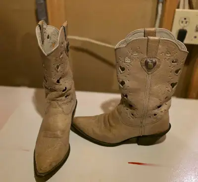 Womens Cowboy Boots size 9 , View more