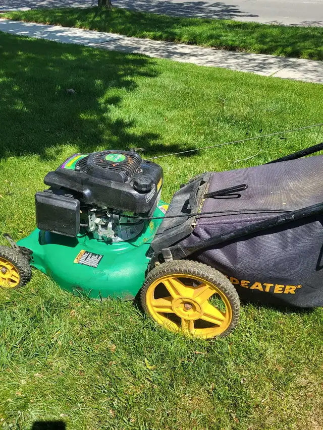 RUNNING LAWNMOWER WEEDEATER in Lawnmowers & Leaf Blowers in Mississauga / Peel Region - Image 5