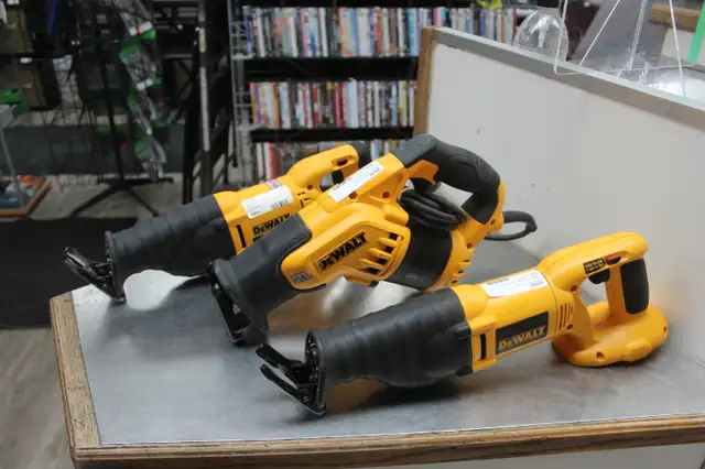 DeWALT Reciprocating Saws in Power Tools in Peterborough - Image 10