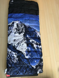 Supreme X The North Face Mountain (Sleeping Bag - NEW condition)