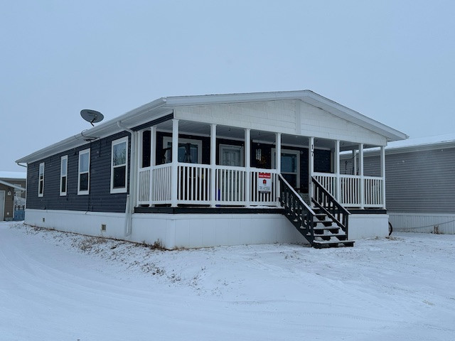2018 double wide modular home in Mackenzie ranch $199,900 in Houses for Sale in Red Deer