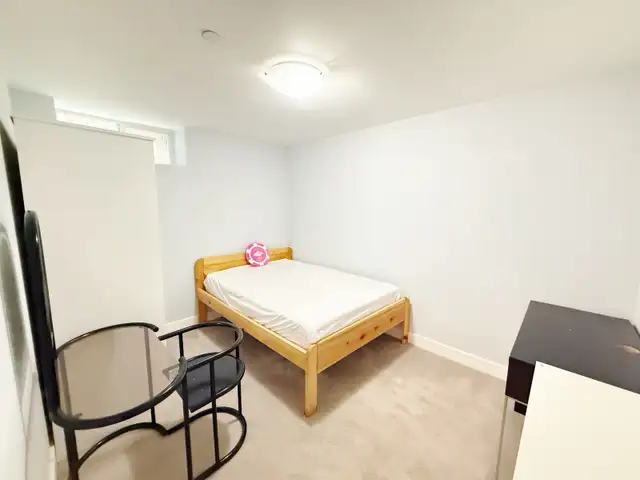 Furnished legal 3b1b suite by Langara in Long Term Rentals in Vancouver - Image 8