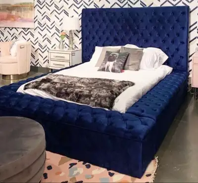 Cadre de lit élégant avec rangement bleu et matelas complet, View more