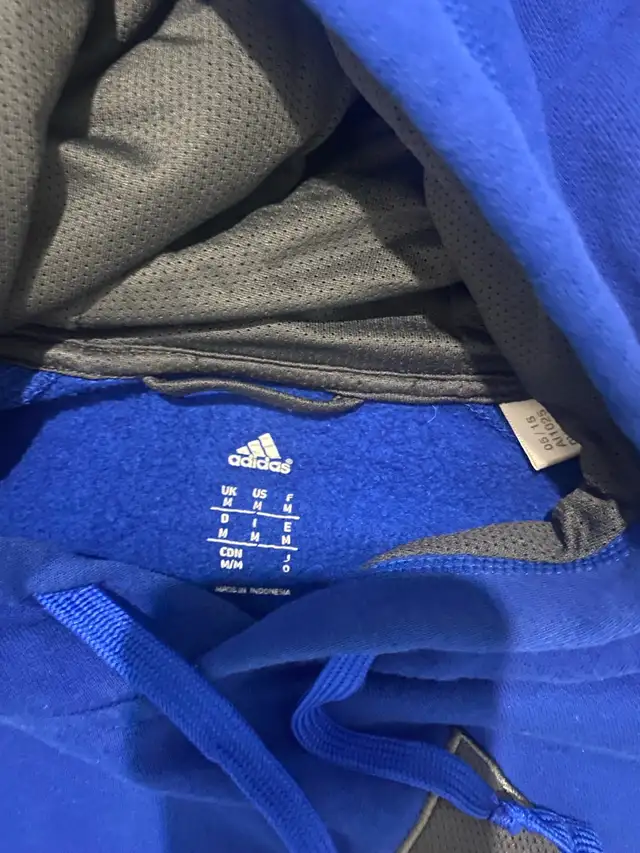 Adidas hoodie mens (M) & youth (XL) sweatshirt  in Men's in Edmonton - Image 3
