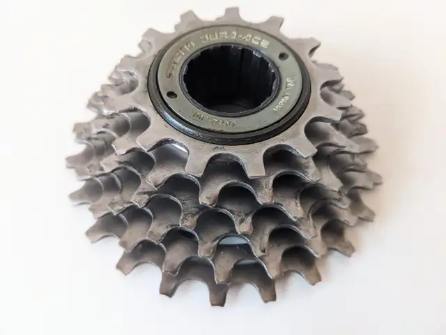 Vintage 1984 Shimano Dura Ace 7400 Mini-Groupset in Road in City of Montréal - Image 5