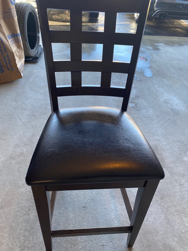 4 Dining Chairs For Sale in Kitchen & Dining Wares in Oakville / Halton Region