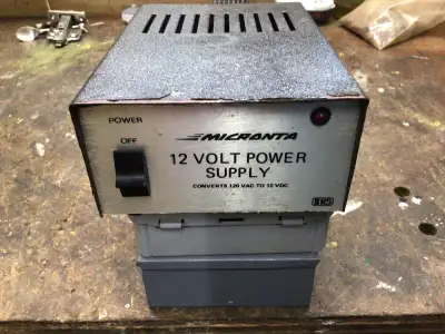 Micronta 22-124a regulated 120 volt AC to DC voltage