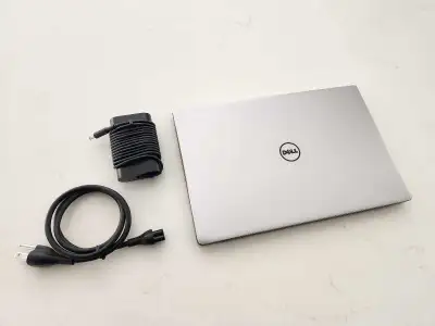 * BATTERY LASTS ROUGHLY 45MIN * - 13.3" Screen - Intel i5-5200U - 8GB RAM - 256GB SSD - Windows 10 -...