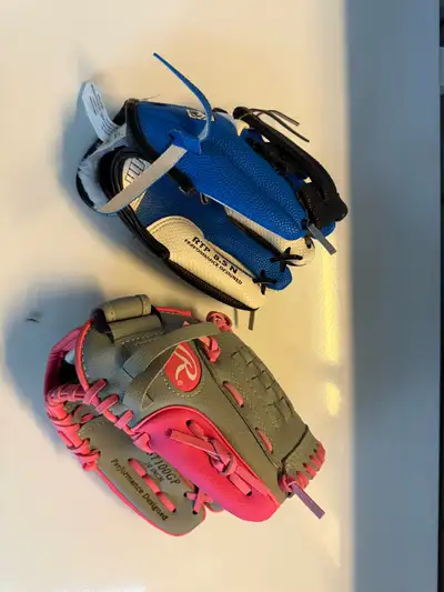 Kids baseball gloves, View more