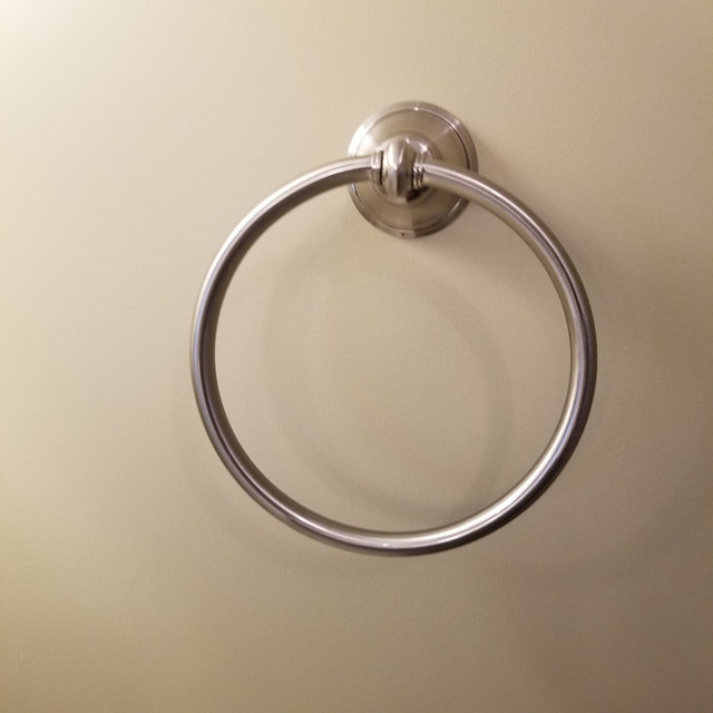 Towel Ring in Home Décor & Accents in City of Toronto