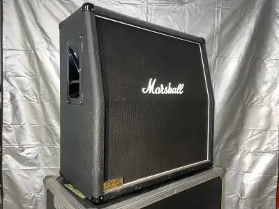 Marshall JCM 900 1960A 300-Watt Stereo, View more