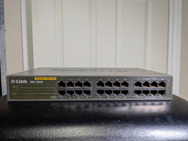 D-Link DGS-1024D Gigabit Ethernet Switch 24 port in Networking in Oshawa / Durham Region