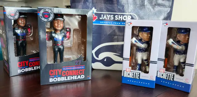 Vladimir Guerrero Jr Bobbleheads Bo Bichette Danny Jansen Jersey in Arts & Collectibles in Markham / York Region - Image 4