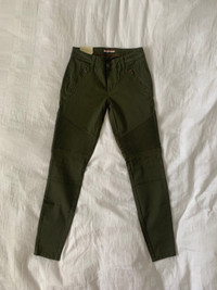 NEW Tommy Hilfiger Pants (Women’s, Size 2)