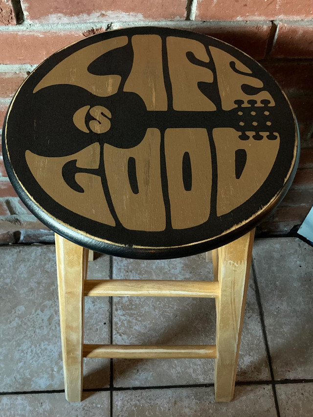 Life is Good stool  in Guitars in Oshawa / Durham Region