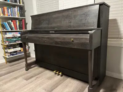 Baldwin Hamilton Piano, View more