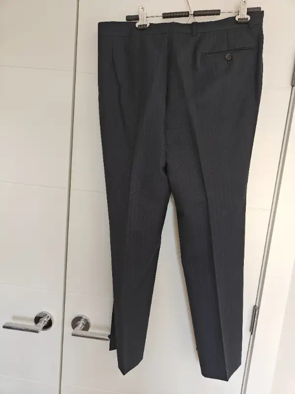 Moores Italy Blue Men Formal Wool Suit - Size 40 Jacket 34 Pants in Men's in Calgary - Image 9