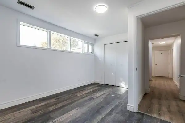 Students rental in Waterloo in Long Term Rentals in Kitchener / Waterloo - Image 15