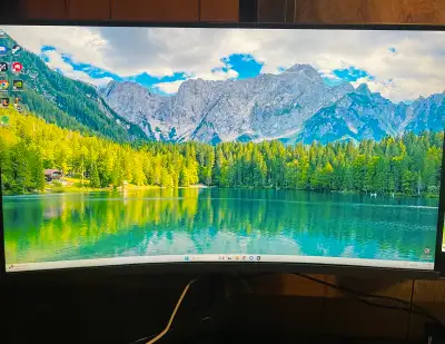 Amazing condition want gone. 2560 x 1440p