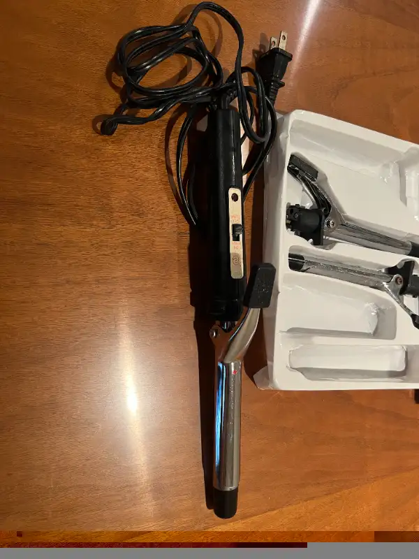 Curling Iron with 3 different sized curling iron barrels in Other in Kitchener / Waterloo - Image 8
