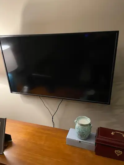 I'm selling a 50-inch Sharp TV that delivers a crisp, clear picture with vibrant colours and sharp c...