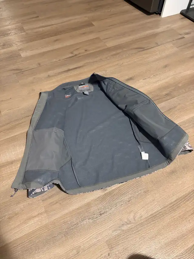 Sitka youth coat in Fishing, Camping & Outdoors in Lloydminster - Image 4