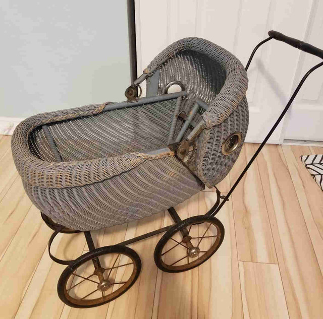 Price Drop! Antique Toy Baby Carriage Stroller in Arts & Collectibles in Oakville / Halton Region