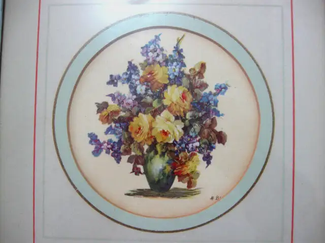 PETITE GRAVURE FLORALE avec CADRE VINTAGE SMALL FLORAL PRINT in Arts & Collectibles in West Island - Image 3