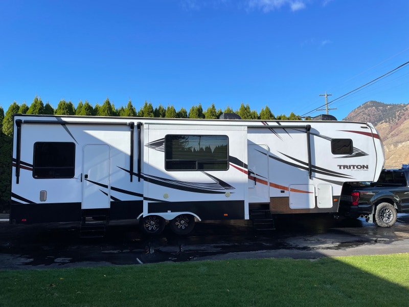 2017 Dutchmen Voltage Triton 3551 RVs & Motorhomes Kamloops Kijiji