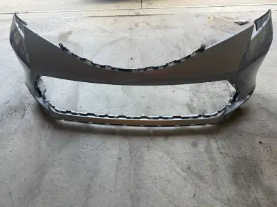 2025 Toyota Sienna xle hybrid front bumper cover Small scratches on right side check the picture sli...