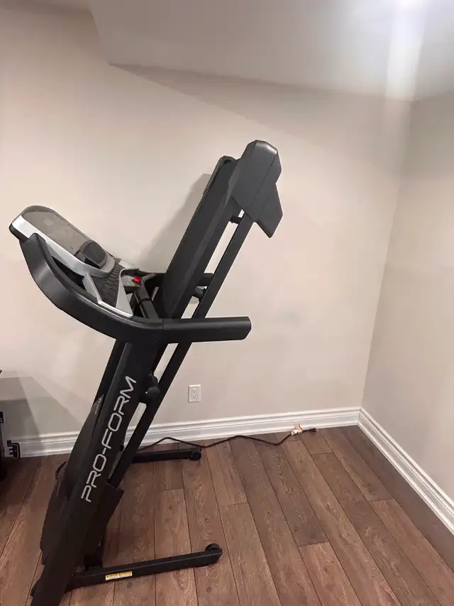 ProForm Sport 5.5 Folding Treadmill - iFit Enabled in Exercise Equipment in Markham / York Region - Image 2