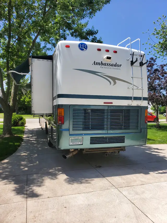 2001 Holiday Rambler Ambassador Class A Motorhome in RVs & Motorhomes in Leamington - Image 3