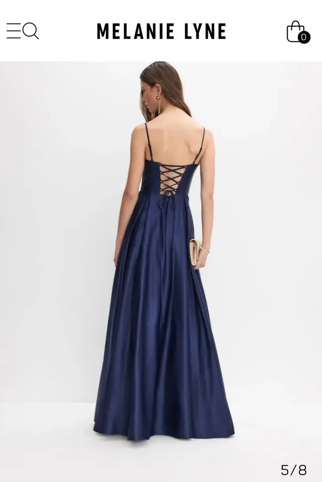 Gorgeous satin grad dress with pockets in Women's - Dresses & Skirts in Edmonton - Image 6