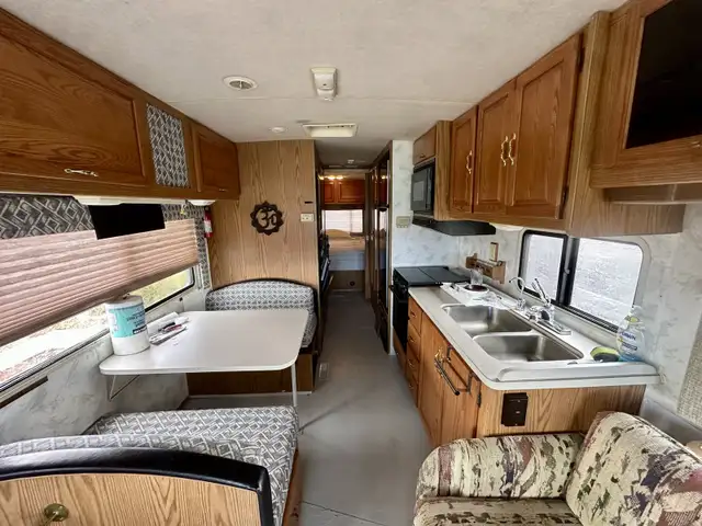 Motorisé classe A Winnebago Itasca Suncruiser 32RQ 1996 – Ford in RVs & Motorhomes in West Island - Image 6